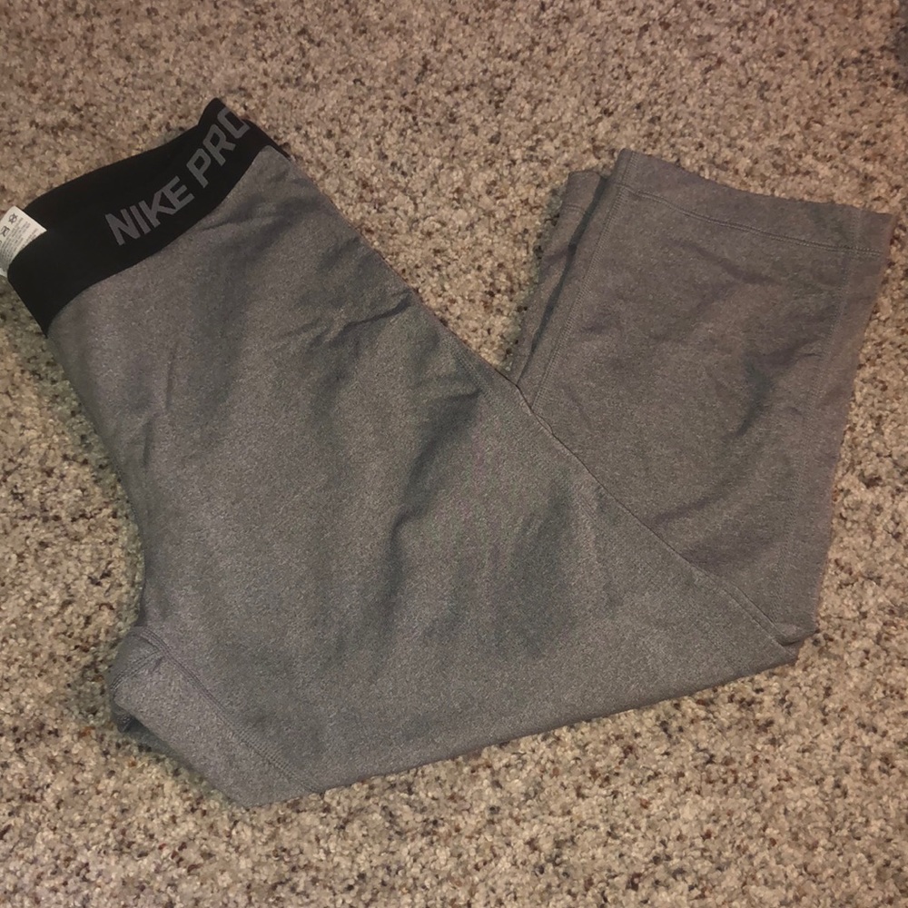 Nike Pro Capris